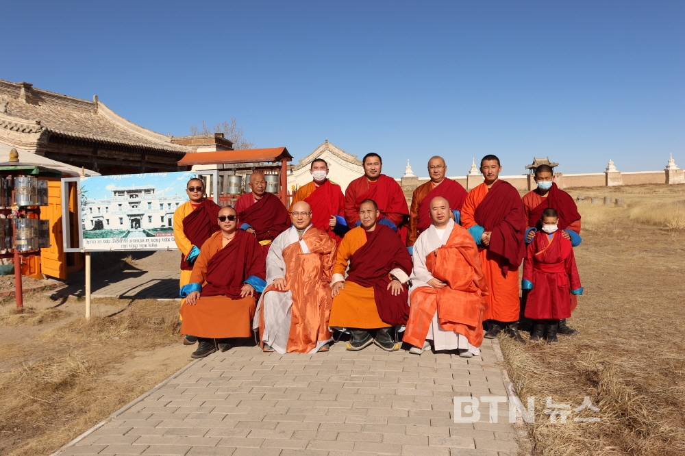 임제선종 총무원장 원각스님, 몽골 사원에 후원금과 생필품 전달